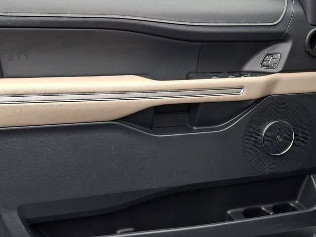 Used 2023 Ford Expedition Max Limited image 15