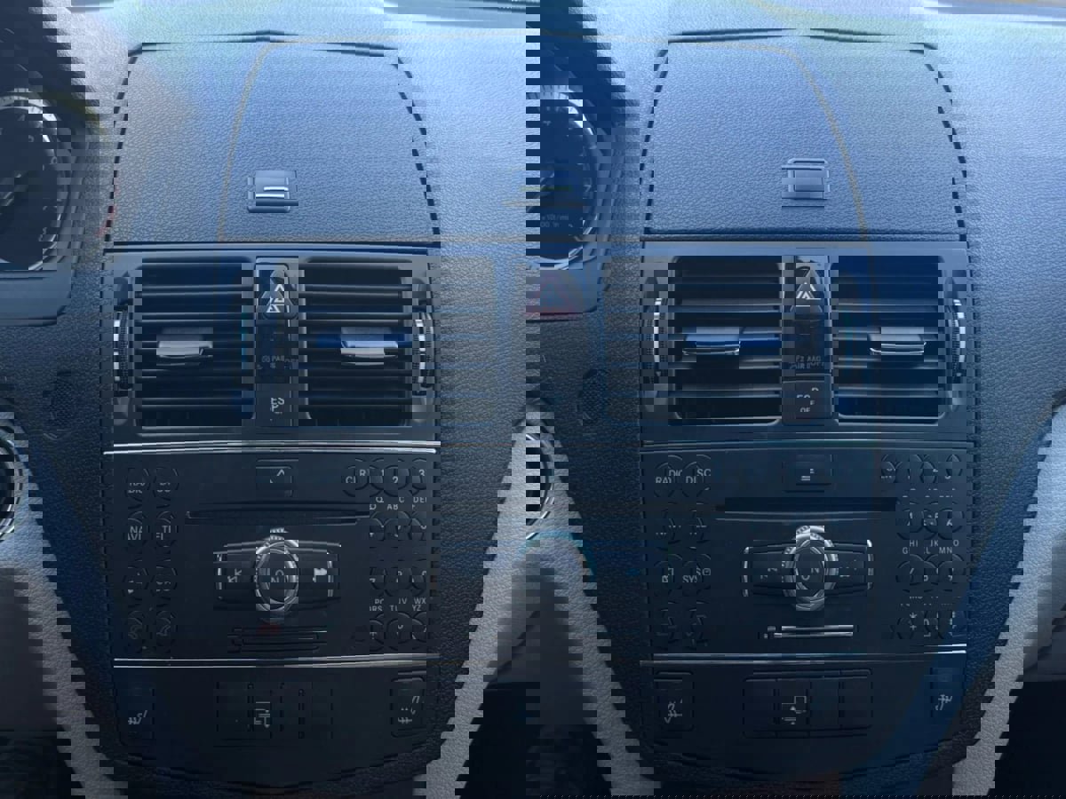 Used 2009 Mercedes-Benz C 350 Sport image 55