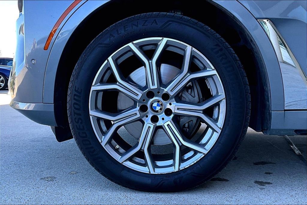 Used 2024 BMW X7 xDrive40i image 12