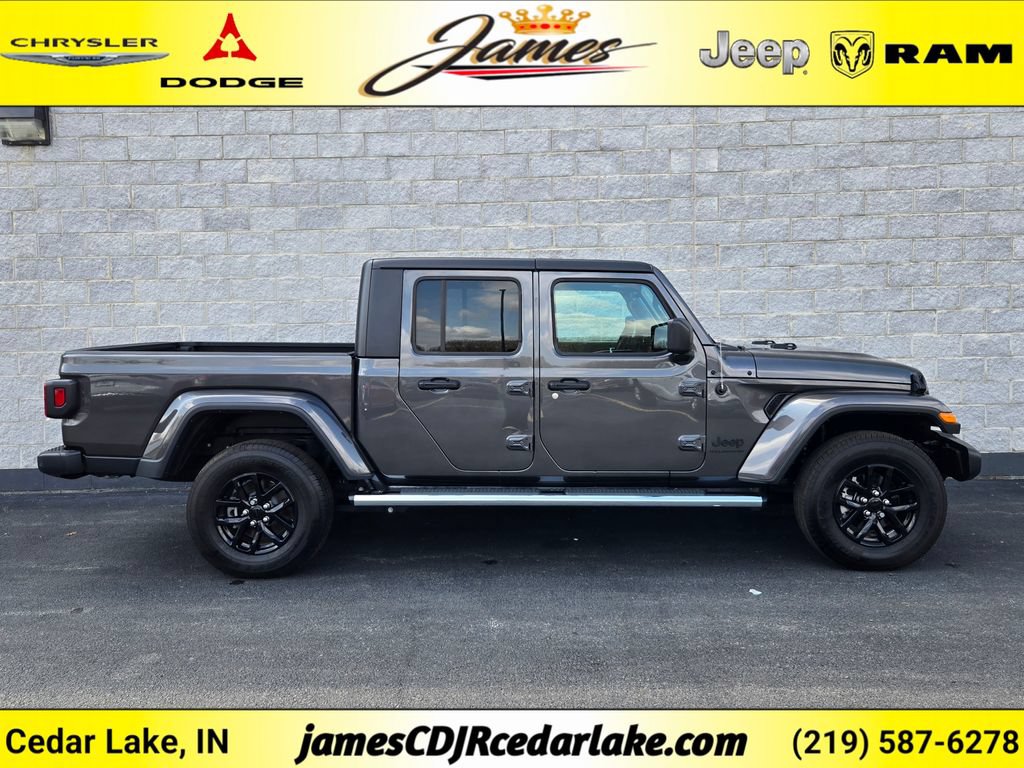 Used 2023 Jeep Gladiator Sport AWD/4WD image 6
