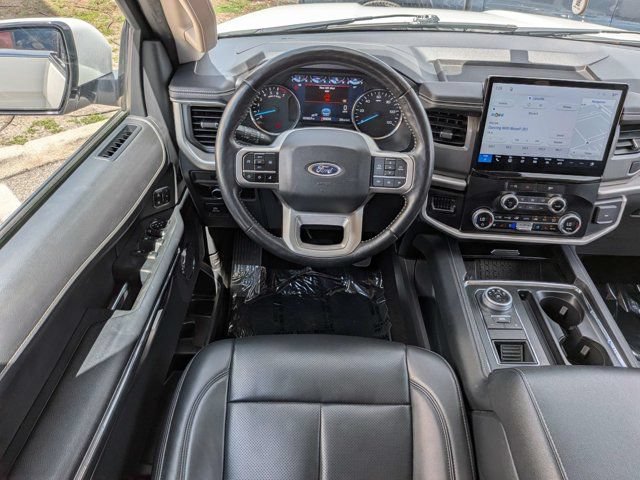 Used 2024 Ford Expedition XLT RWD image 16