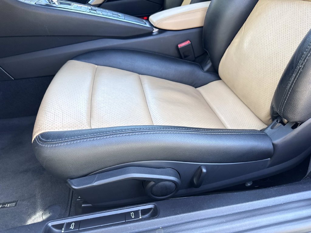 Used 2019 Porsche 718 Boxster RWD image 15