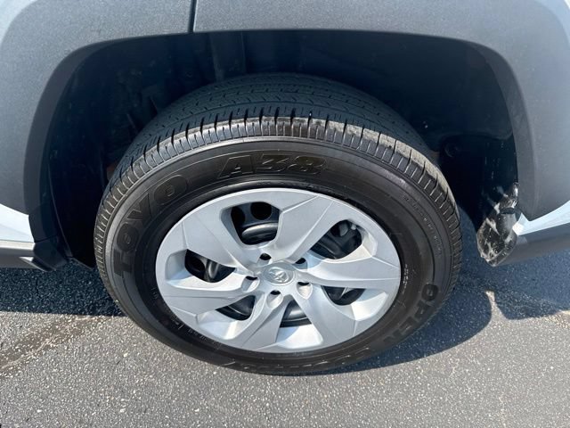 Used 2024 Toyota RAV4 LE AWD/4WD image 11