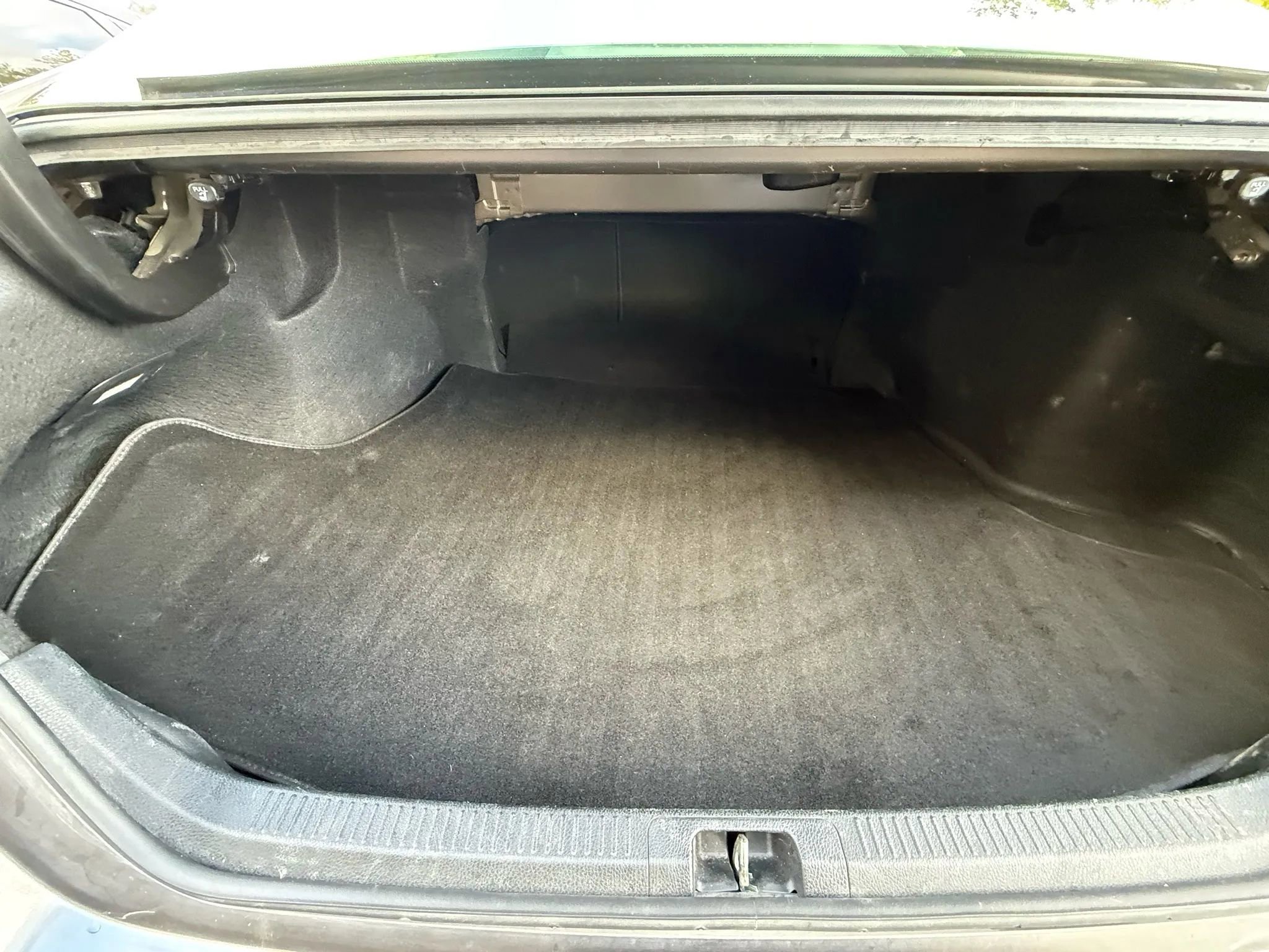 Used 2020 Toyota Camry LE image 16