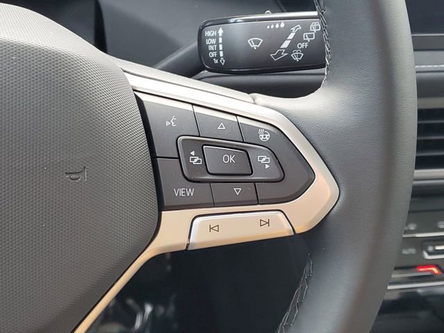 New 2026 Volkswagen Taos SE FWD image 16