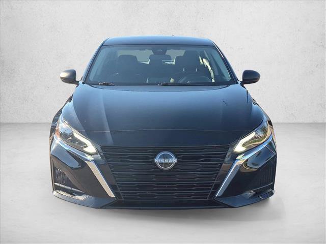 Used 2025 Nissan Altima 2.5 SV FWD image 3