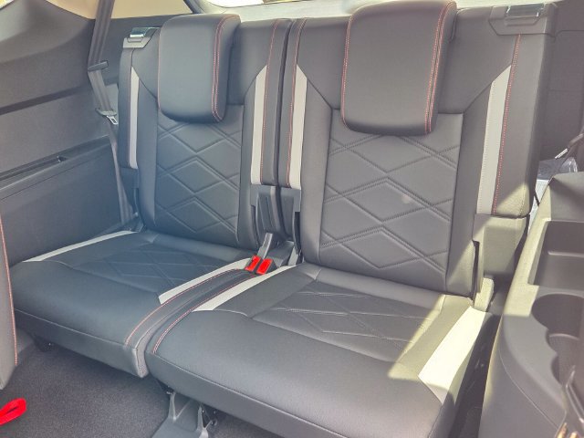 New 2026 Volkswagen Atlas Peak Edition AWD/4WD image 9