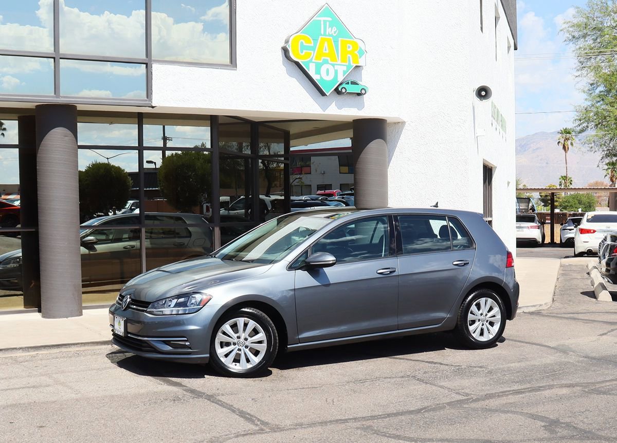 Used 2018 Volkswagen Golf SE image 4