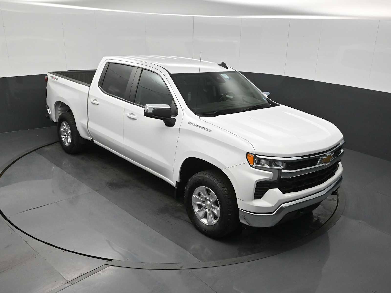 Used 2023 Chevrolet Silverado 1500 LT w/ Work Truck Package image 10