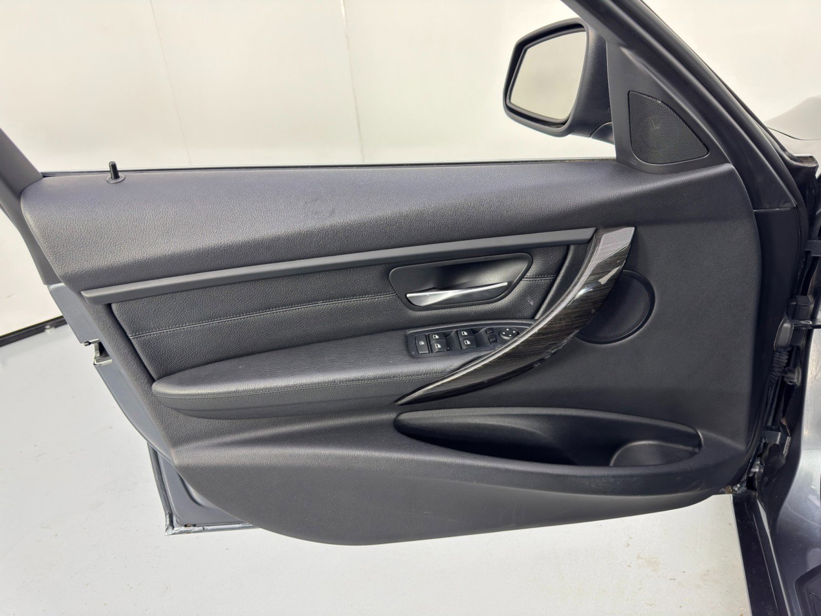 Used 2015 BMW 335i xDrive Sedan AWD/4WD image 38