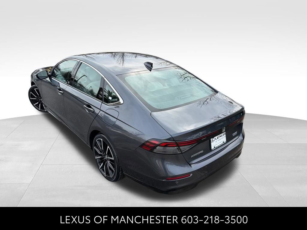 Used 2023 Honda Accord Touring image 4