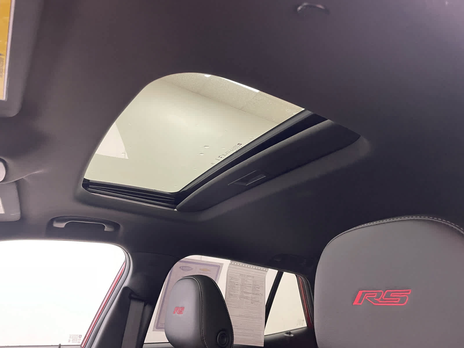 Certified 2024 Chevrolet Trax RS w/ Sunroof Package FWD image 7