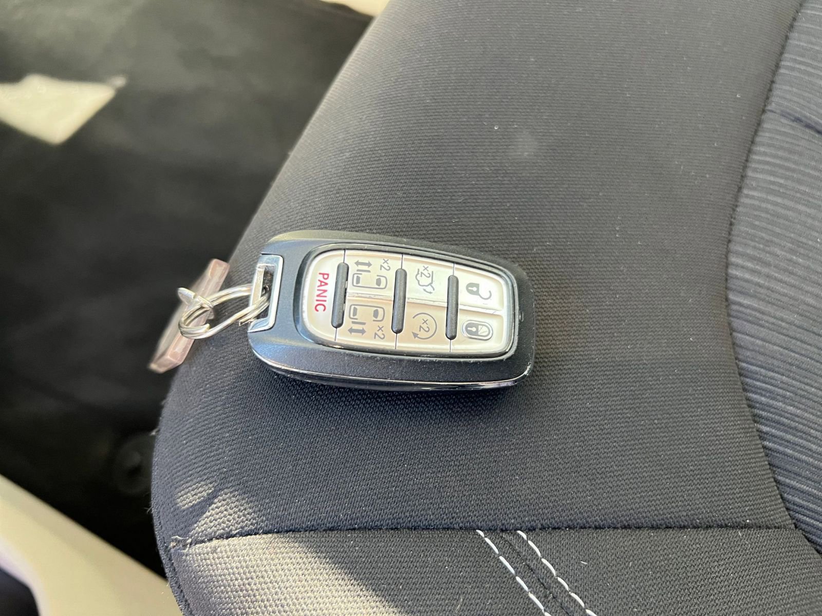 Used 2024 Chrysler Voyager LX image 21