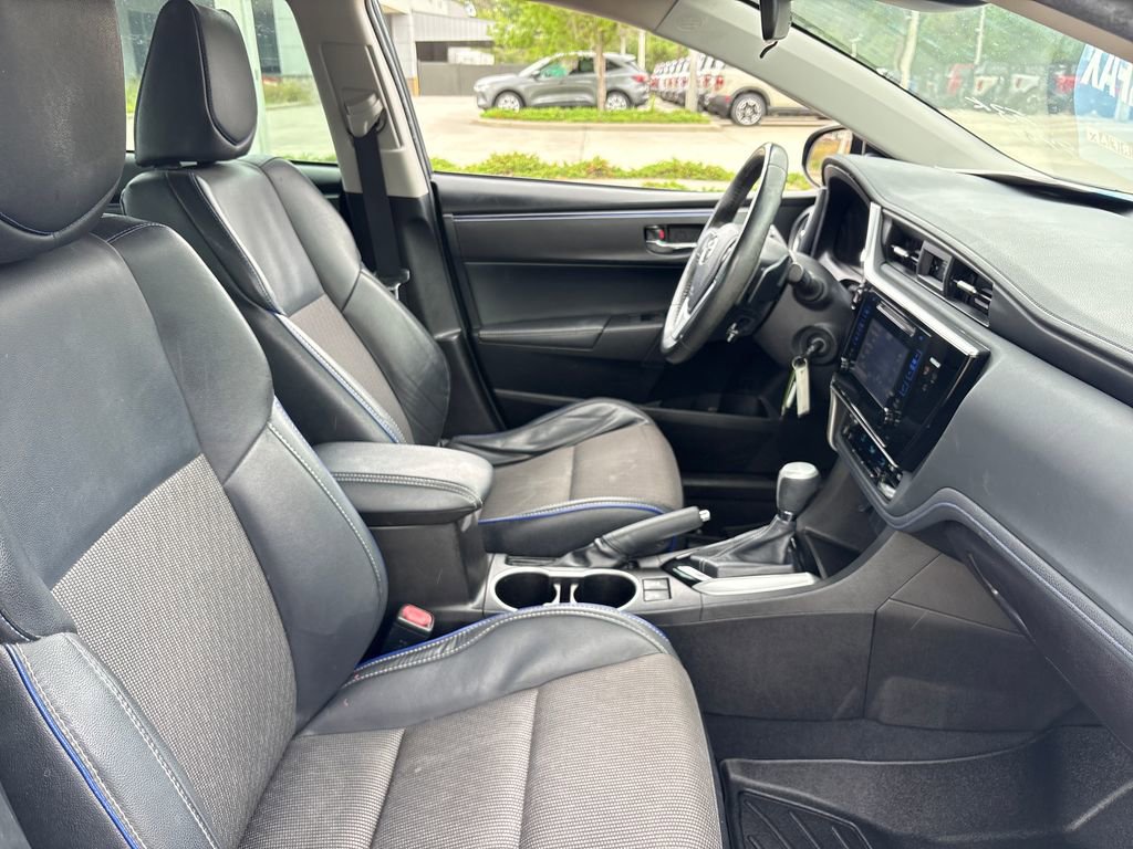 Used 2017 Toyota Corolla SE image 27