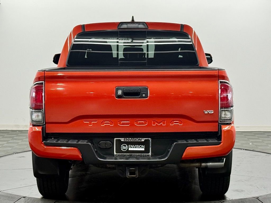 Used 2018 Toyota Tacoma TRD Sport image 9