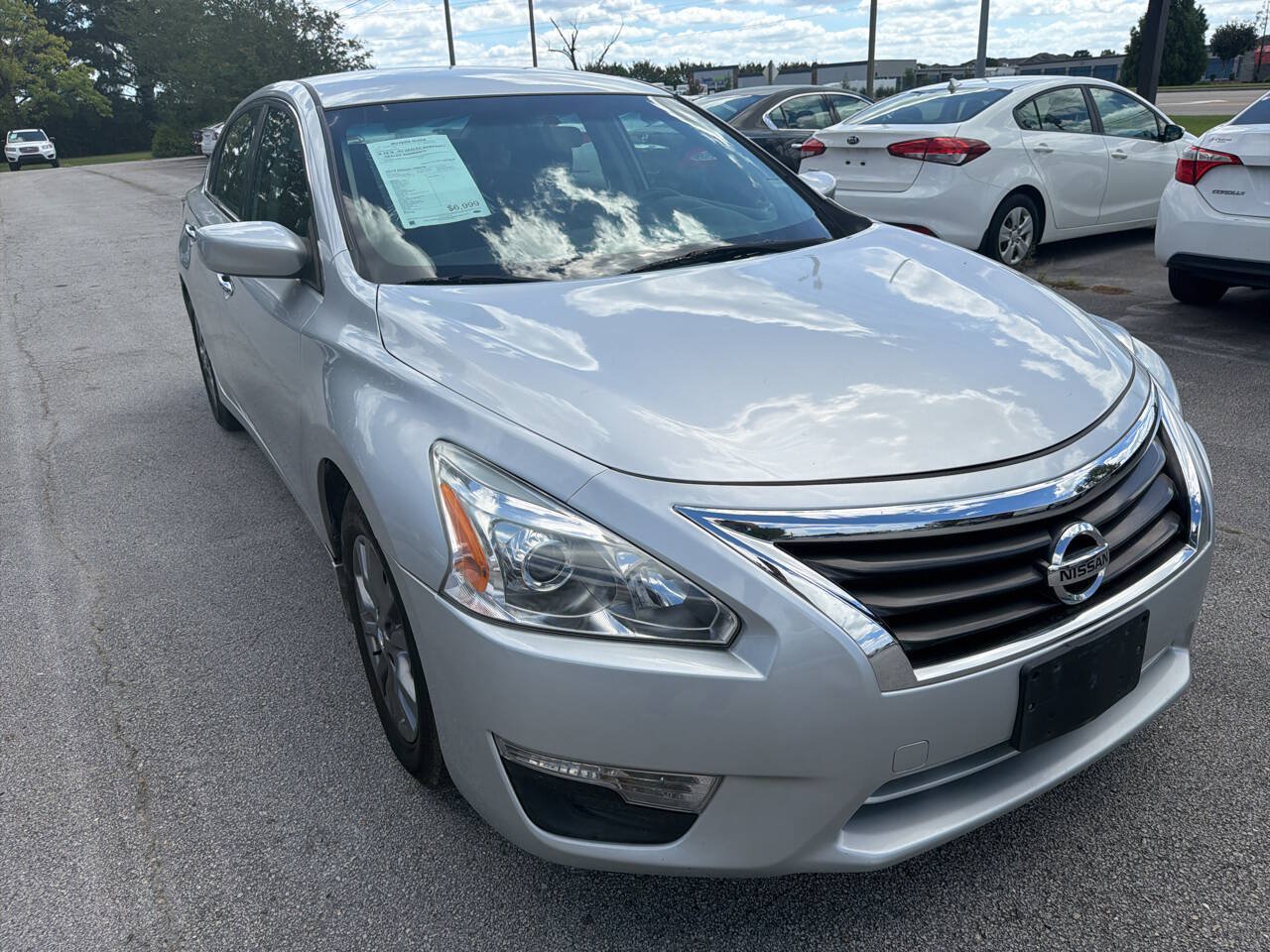 Used 2015 Nissan Altima 2.5 S w/ Special Edition Package FWD image 3