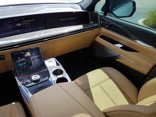 Certified 2025 Cadillac Escalade IQ Sport 2 image 38