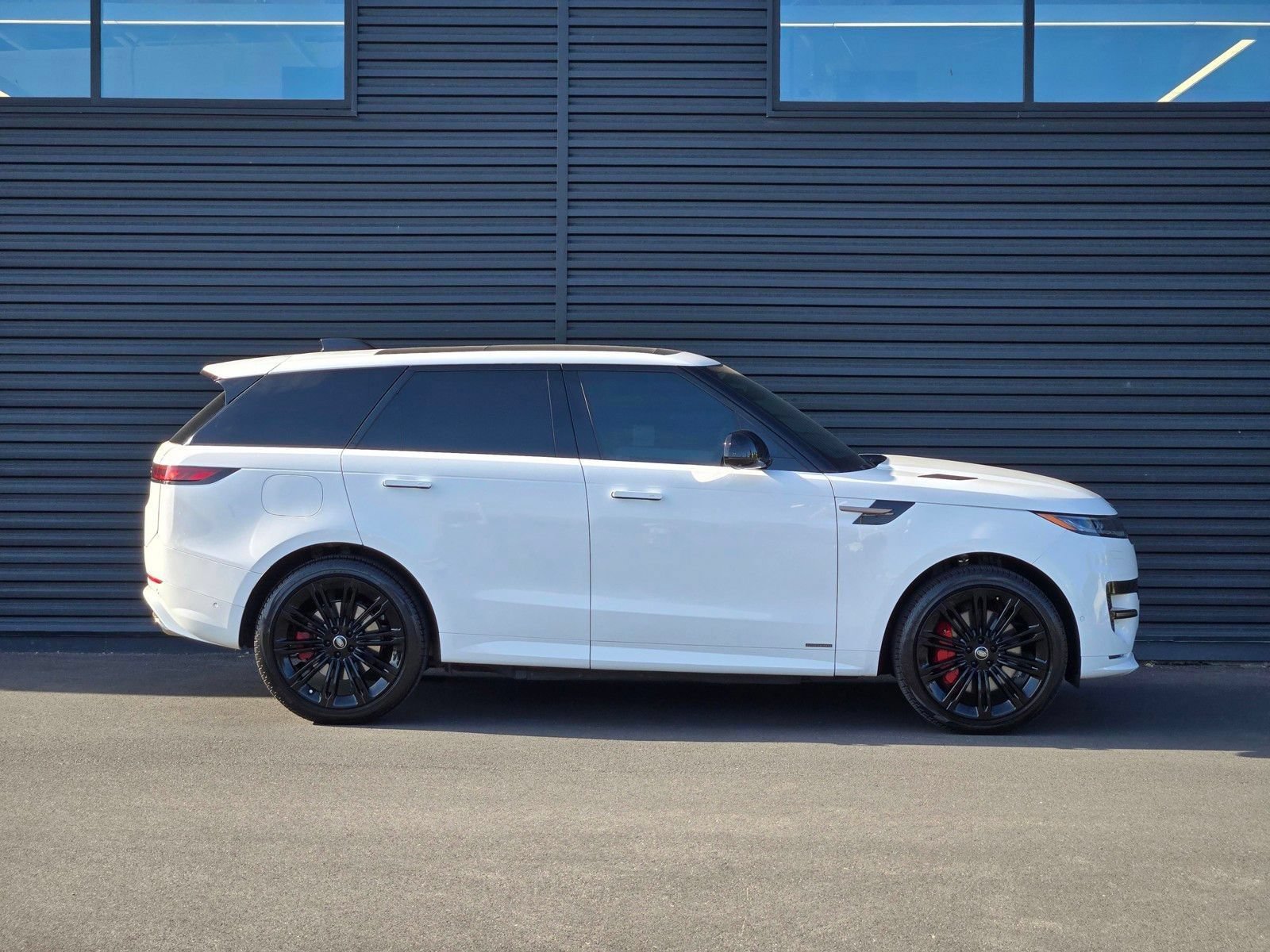 Used 2024 Land Rover Range Rover Sport Autobiography AWD/4WD image 8