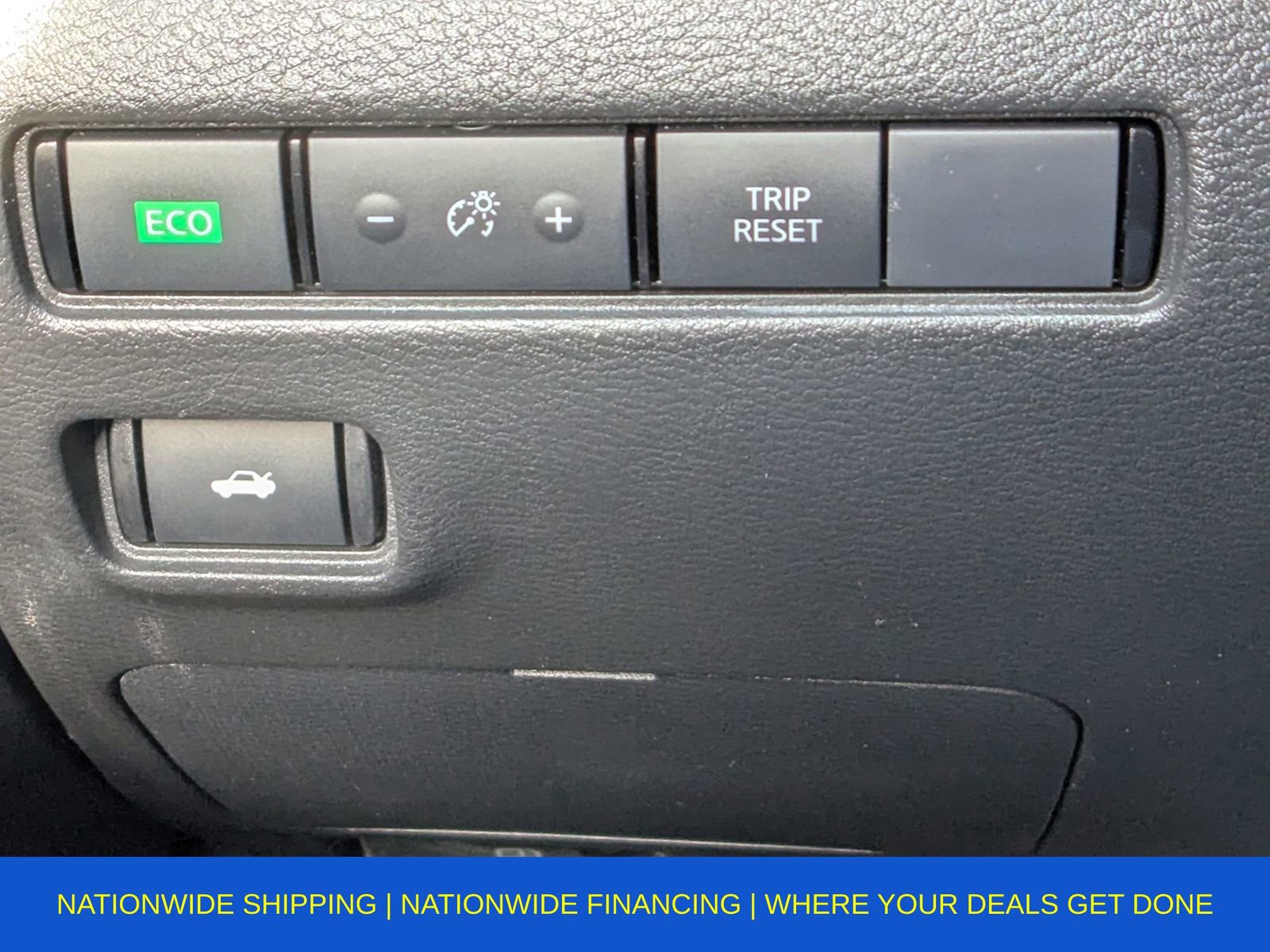 Used 2025 Nissan Sentra SV image 39