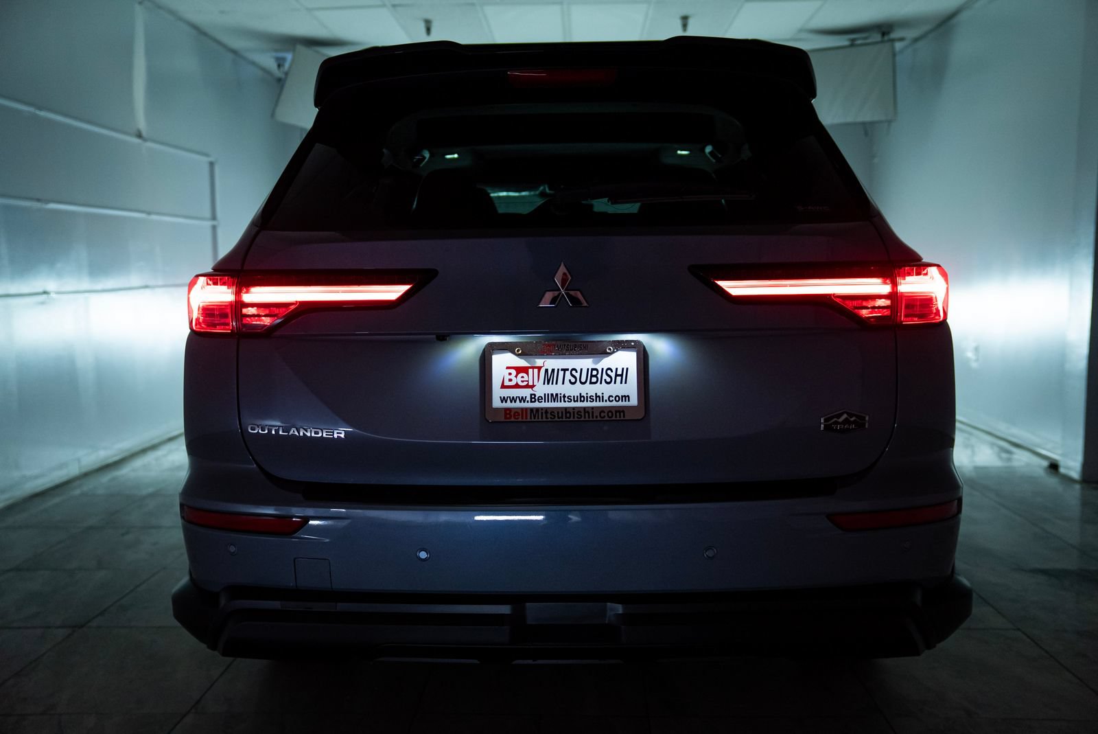 Used 2025 Mitsubishi Outlander AWD image 26