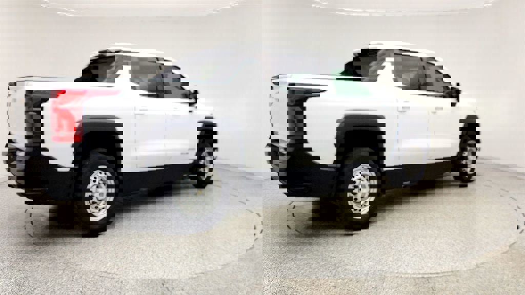 Used 2024 Chevrolet Silverado EV W/T AWD/4WD image 5