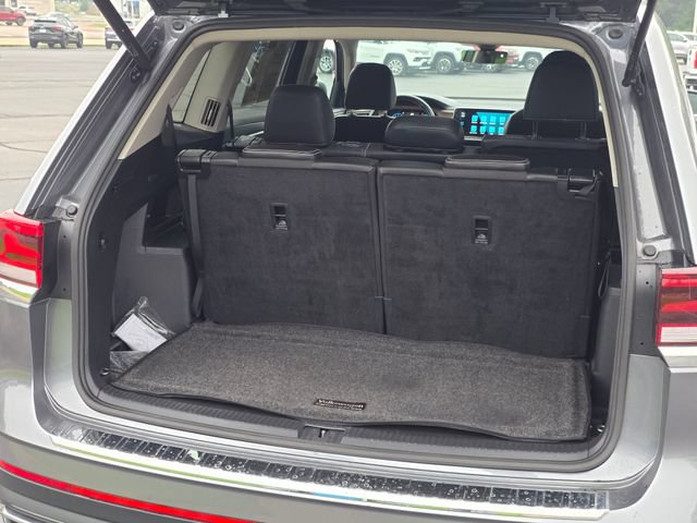 Used 2025 Volkswagen Atlas SE FWD image 11