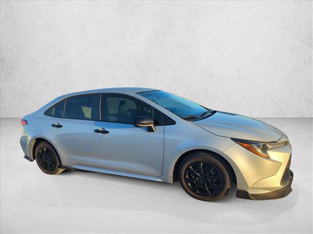 Used 2025 Toyota Corolla LE FWD image 4