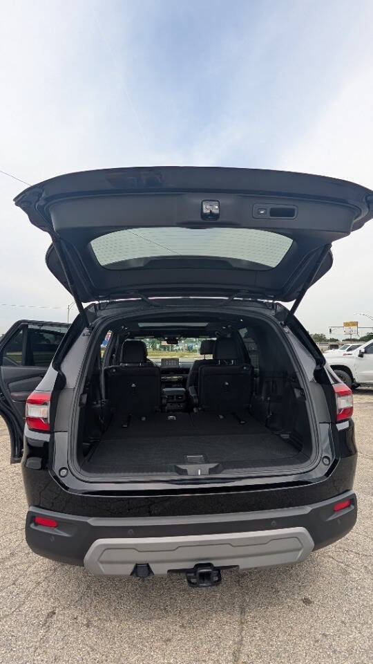 Used 2025 Honda Pilot TrailSport image 23