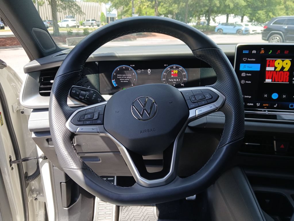 Used 2026 Volkswagen Tiguan SE R-Line AWD/4WD image 15