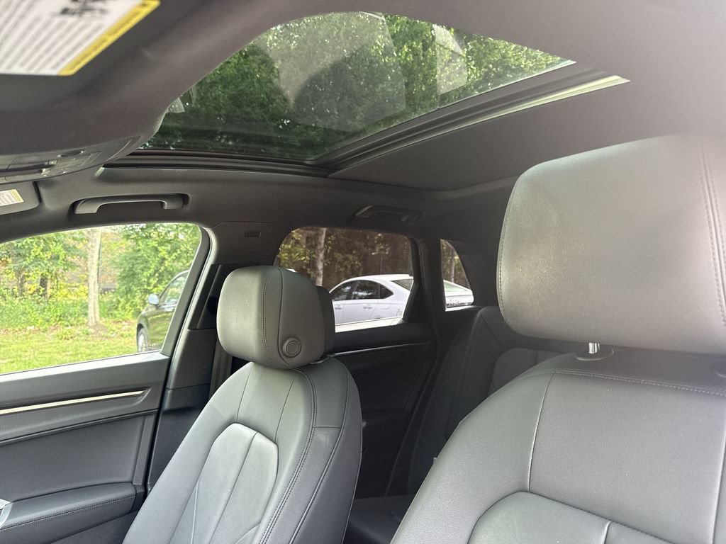 Used 2022 Audi Q3 2.0T Premium w/ Convenience Package AWD/4WD image 16