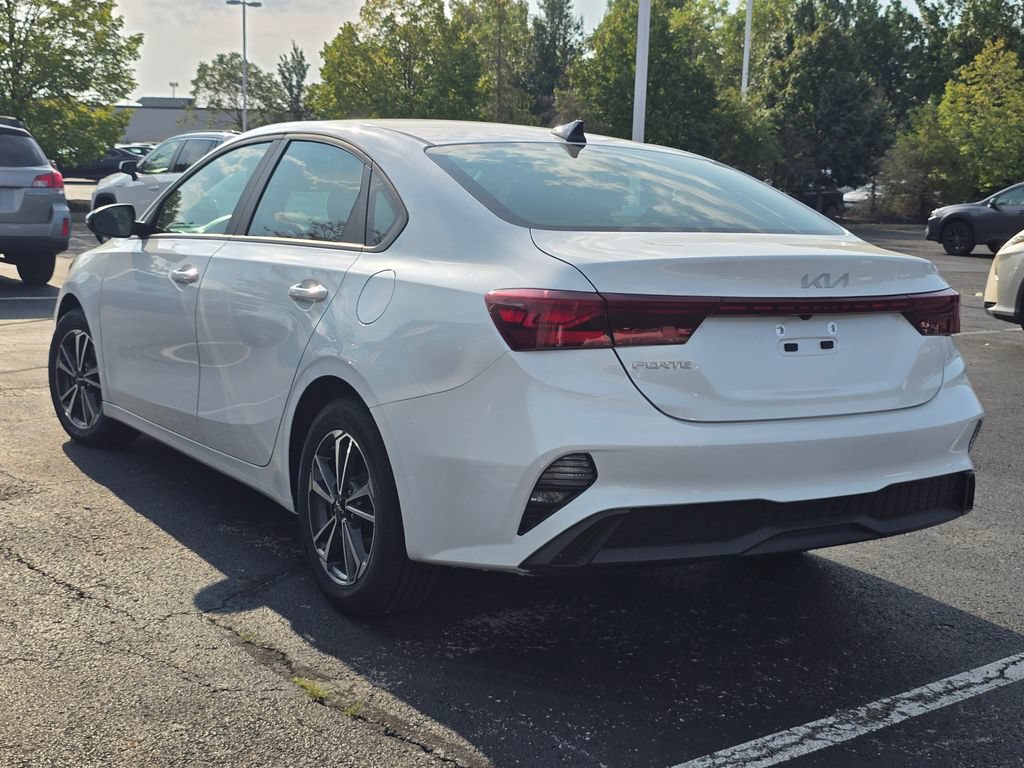 Used 2024 Kia Forte LXS w/ LXS Technology Package FWD image 5