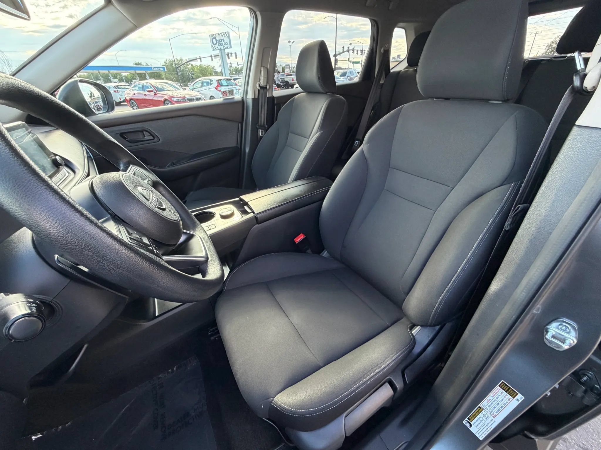 Used 2023 Nissan Rogue S AWD/4WD image 9