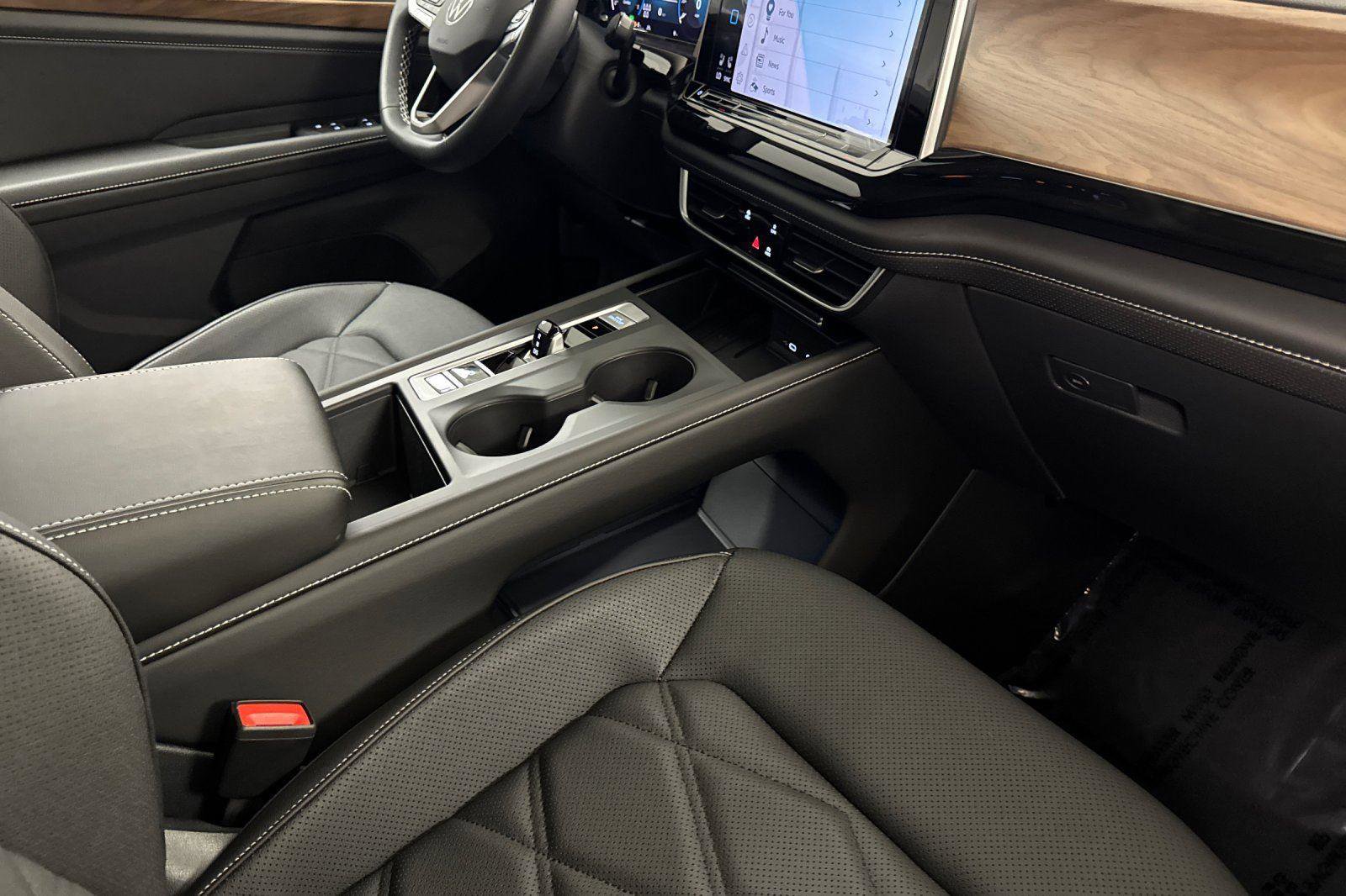 New 2026 Volkswagen Atlas SE image 16