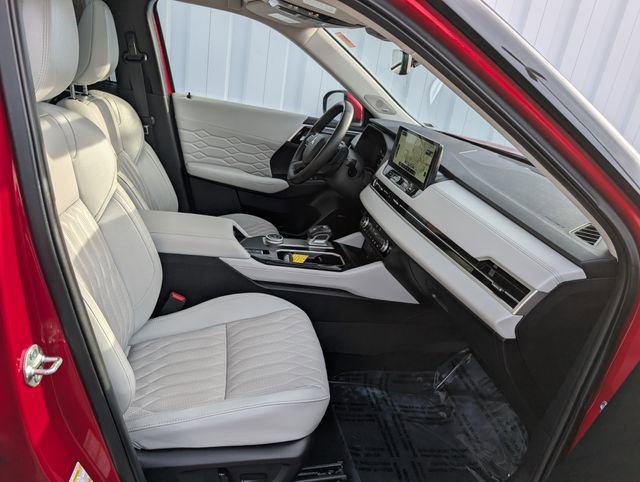Used 2025 Mitsubishi Outlander SEL image 34