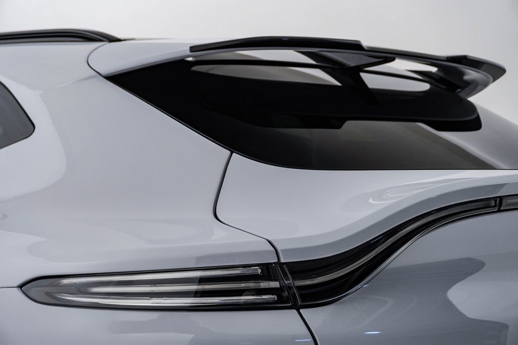 Used 2023 Aston Martin DBX 707 image 13