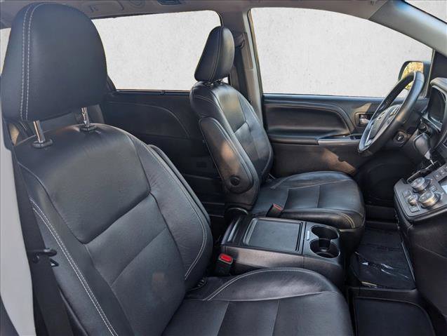 Used 2017 Toyota Sienna SE Premium image 22