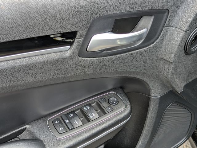 Used 2022 Chrysler 300 S RWD image 11