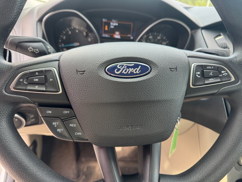 Used 2018 Ford Focus SE FWD image 37