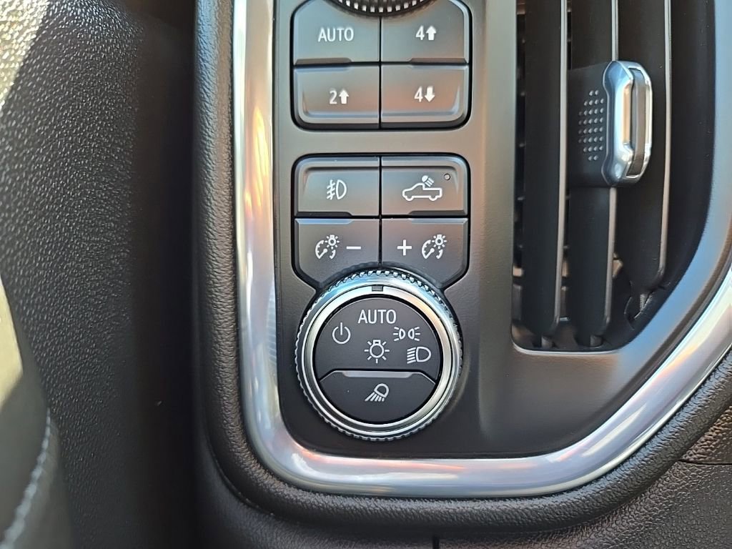 Used 2021 GMC Sierra 1500 SLT w/ SLT Premium Package AWD/4WD image 22