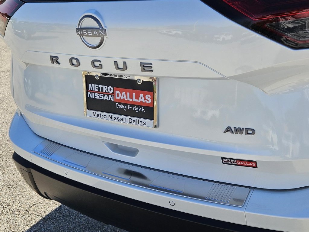 Certified 2026 Nissan Rogue SV w/ Cold Weather Package AWD/4WD image 6