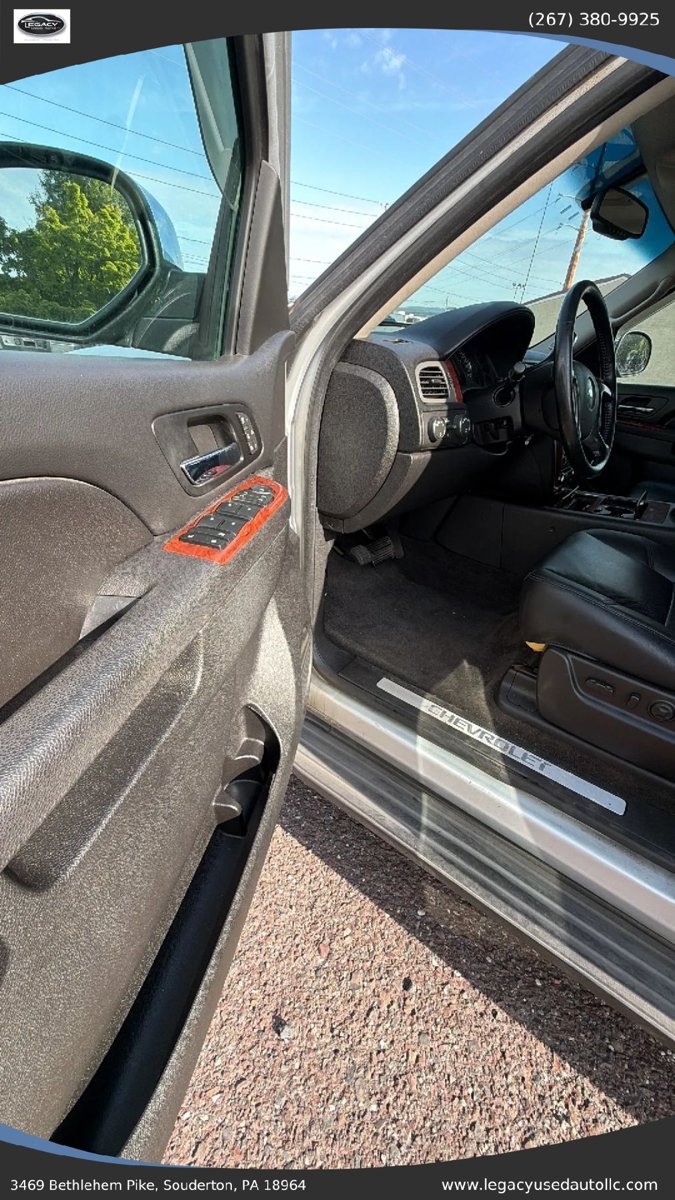 Used 2012 Chevrolet Avalanche LTZ AWD/4WD image 33