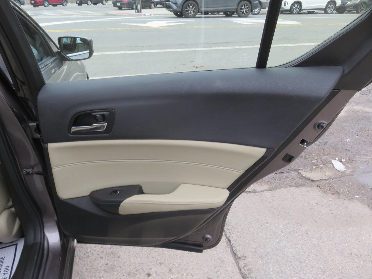 Used 2015 Acura ILX w/ Technology Package FWD image 28