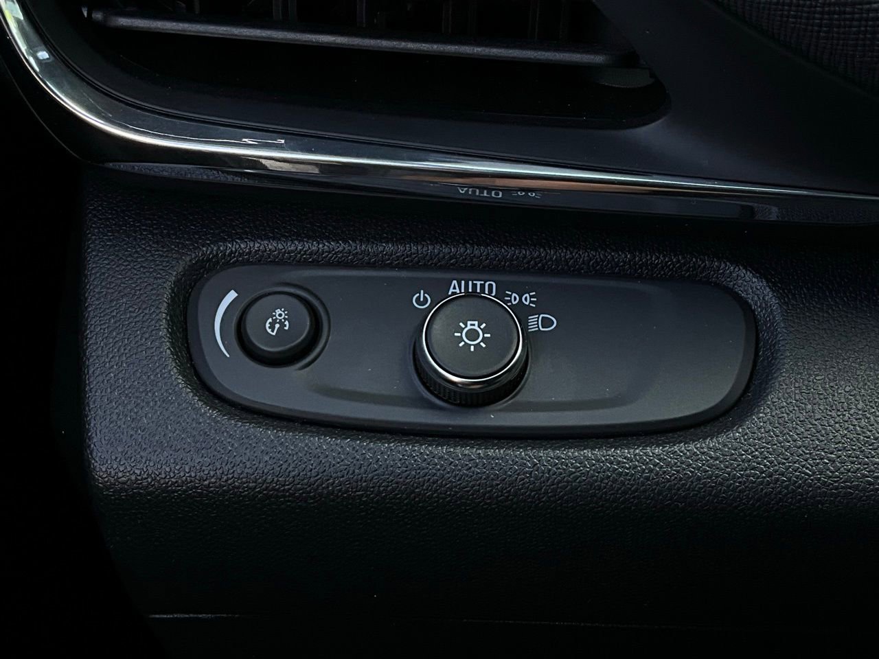 Used 2025 Buick Envista Preferred image 20