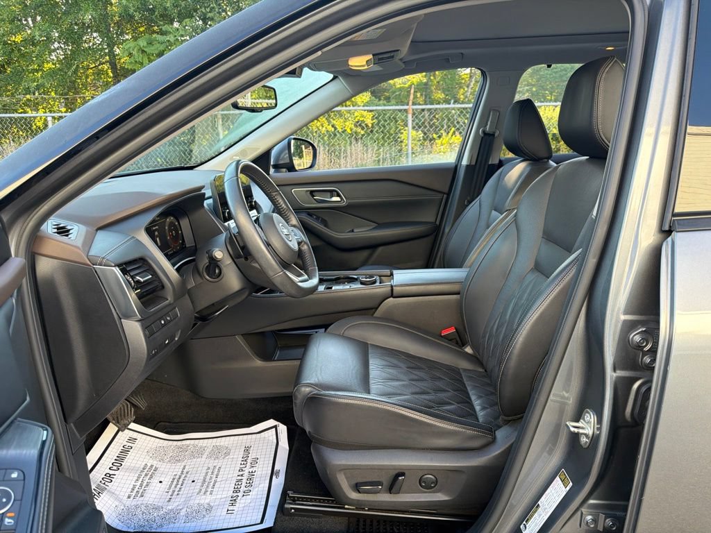 Used 2021 Nissan Rogue Platinum AWD/4WD image 23