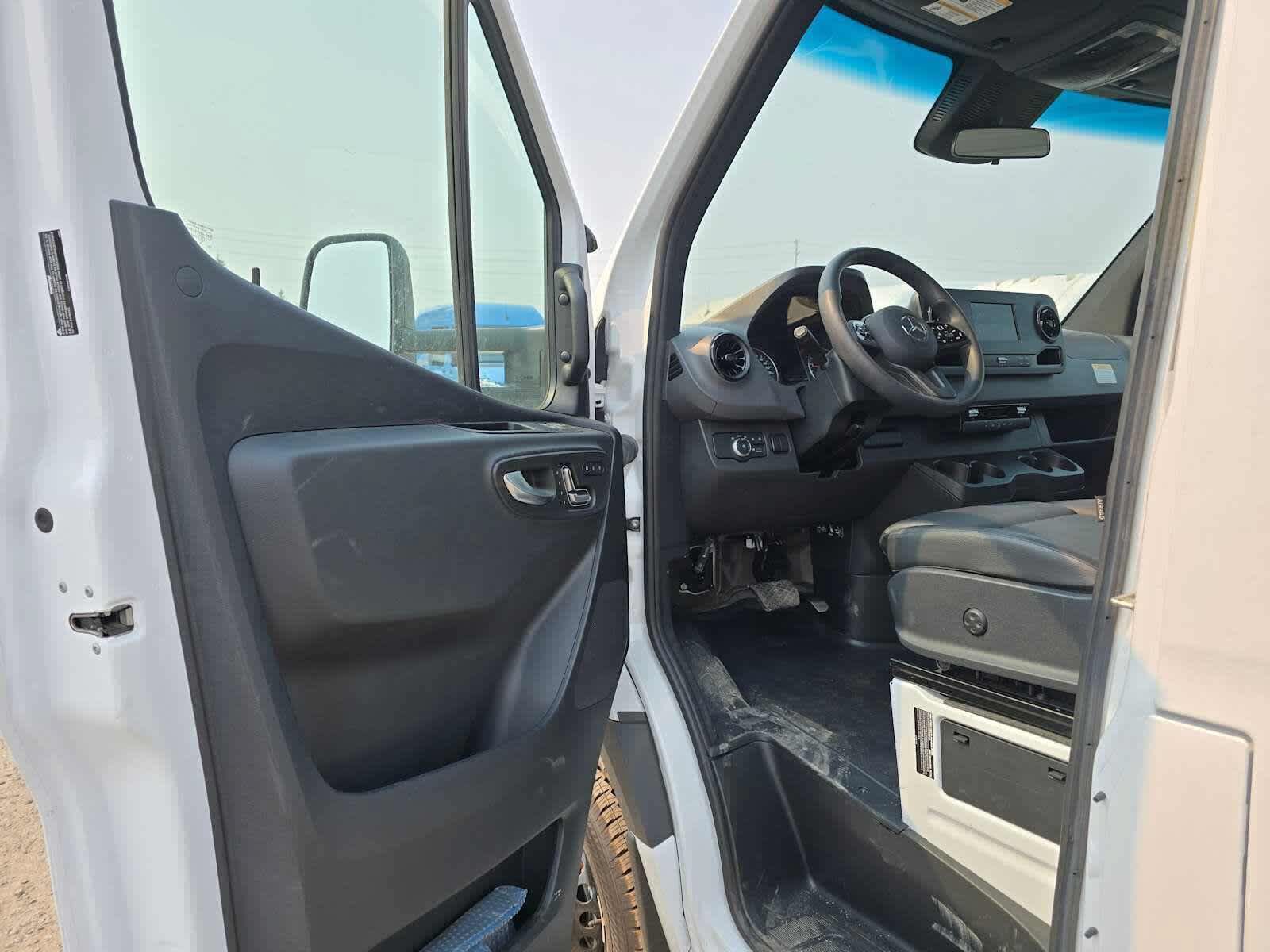 Used 2024 Mercedes-Benz Sprinter 3500 image 10