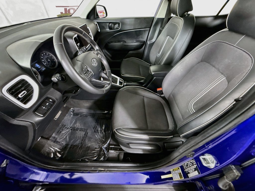 Certified 2022 Hyundai Venue Limited FWD image 25