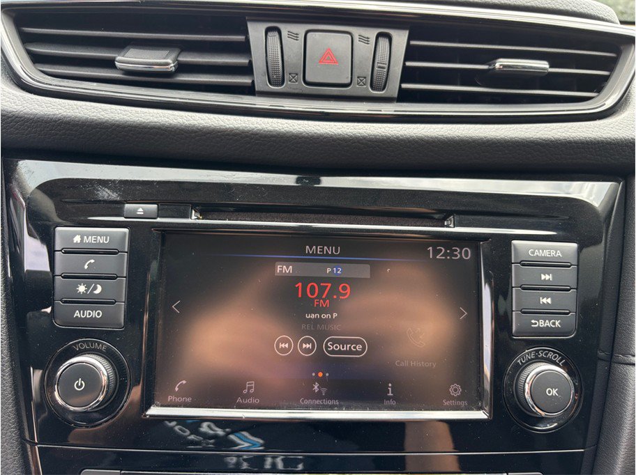 Used 2018 Nissan Rogue SV FWD image 24