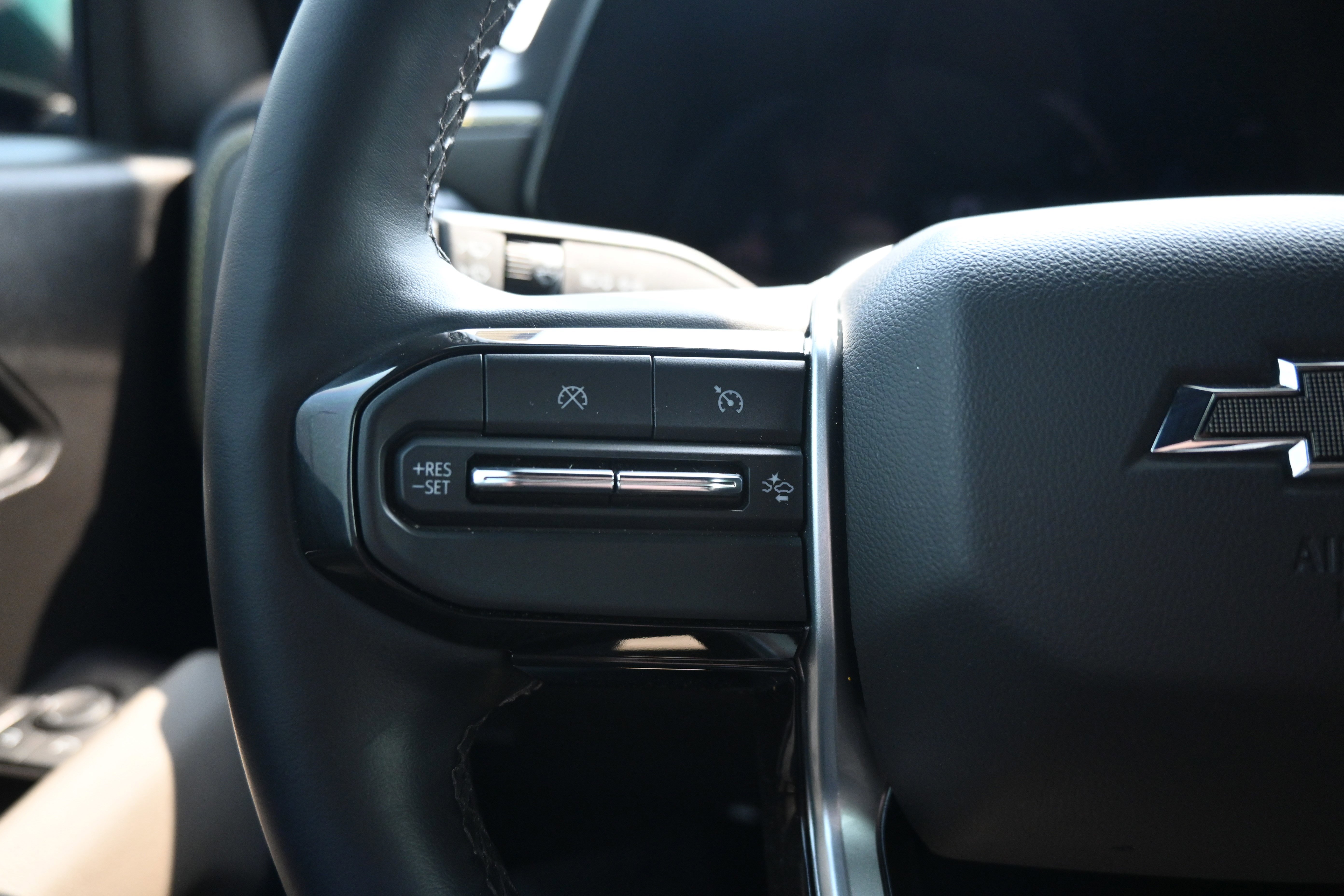 Used 2025 Chevrolet Colorado ZR2 w/ Technology Package image 30