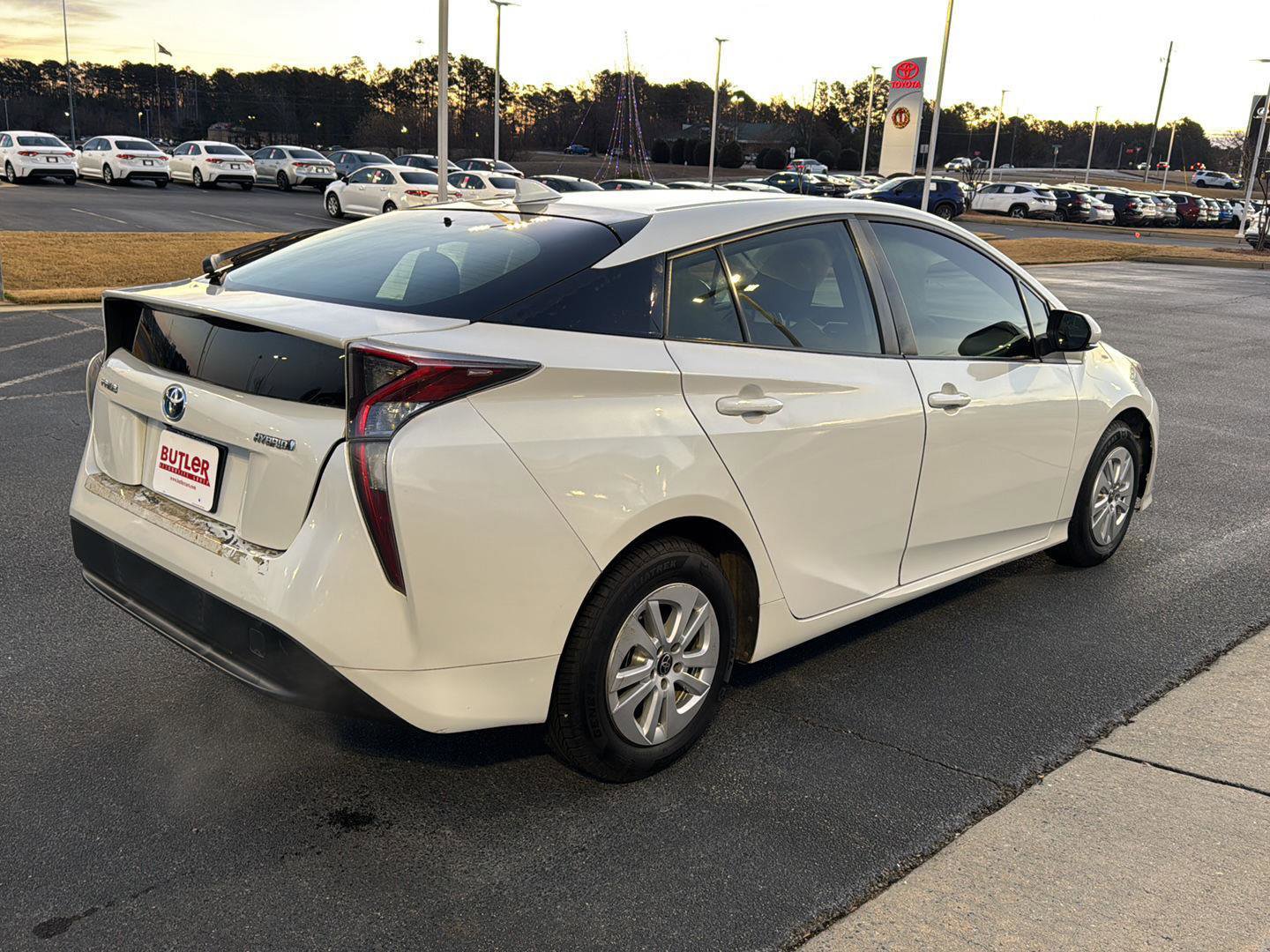 Used 2016 Toyota Prius Two image 5