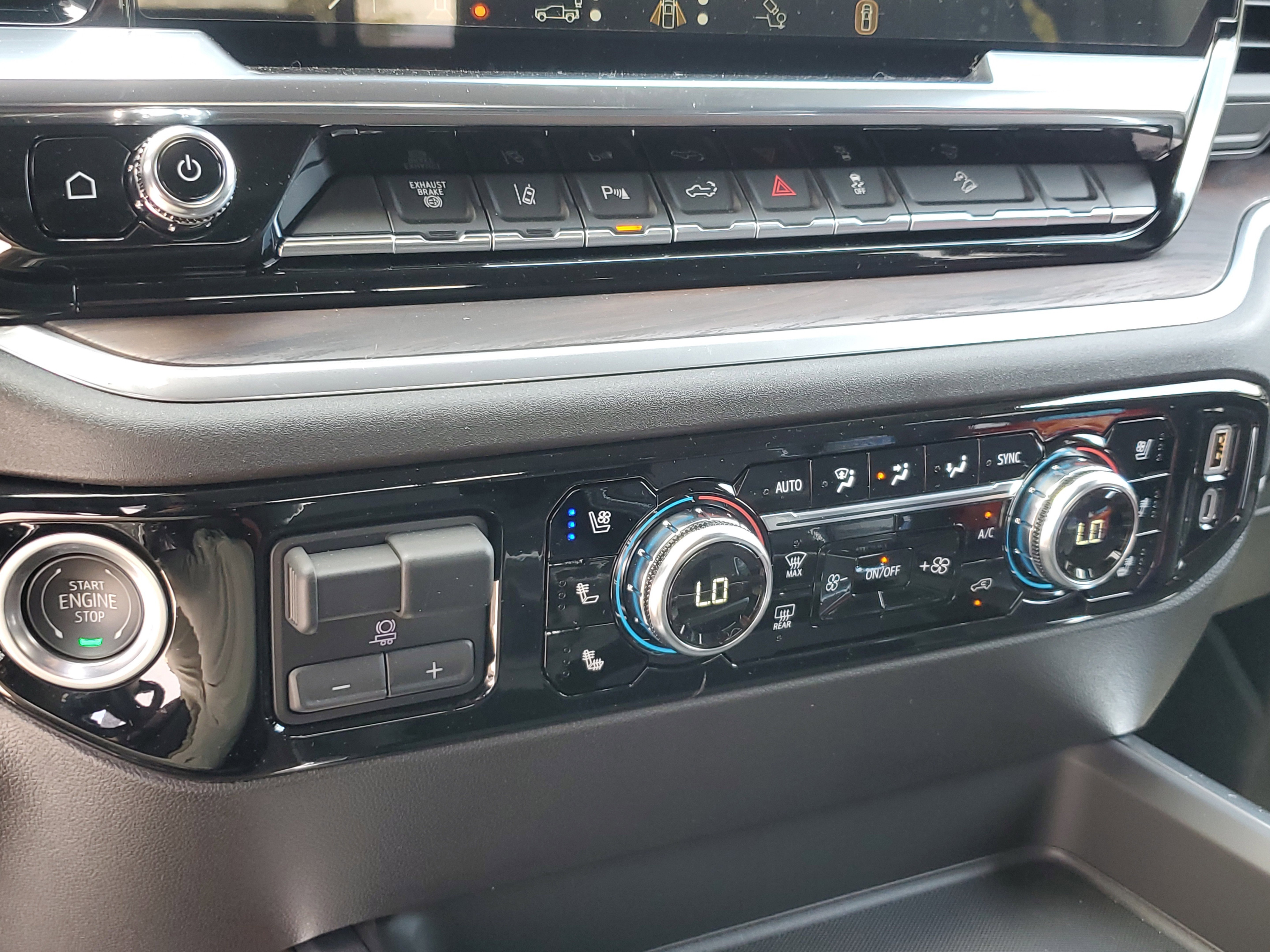 New 2025 GMC Sierra 2500 SLT w/ SLT Premium Package image 27